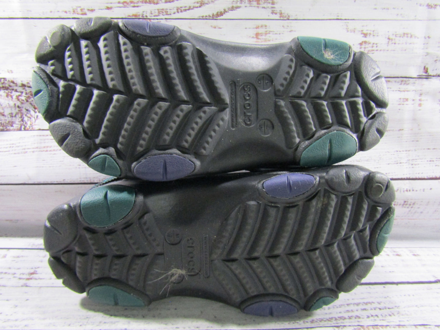 Crocs Haunted Mansion Wallpaper Black & Purple Slip-On Sandals Women's Size 9