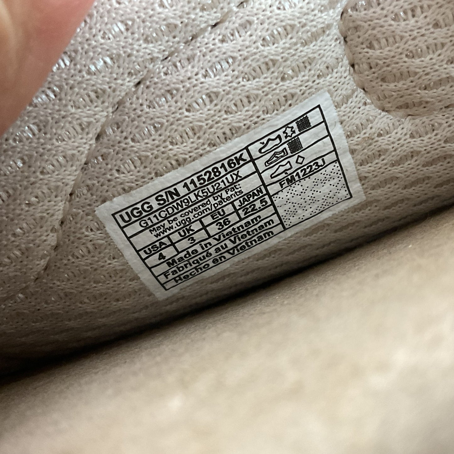 NWB UGG Goldencoast Women's Tan Strappy Sandals- SZ 4