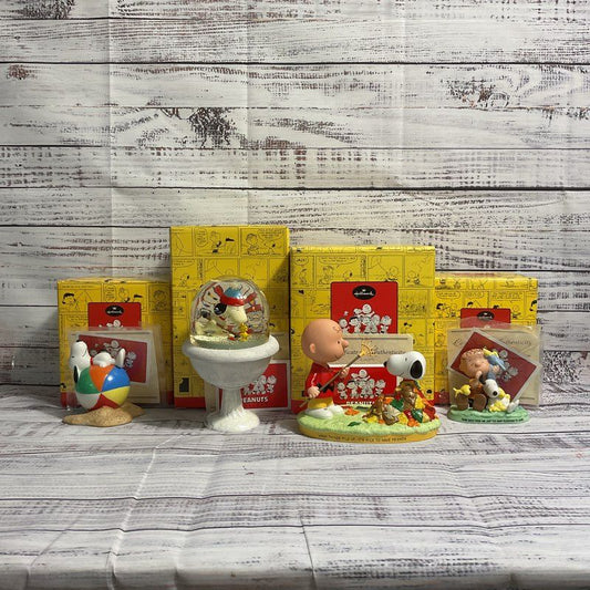 VTG. Hallmark Peanuts Gallery Snoopy Figurines & Snowglobe 4 pc. Bundle