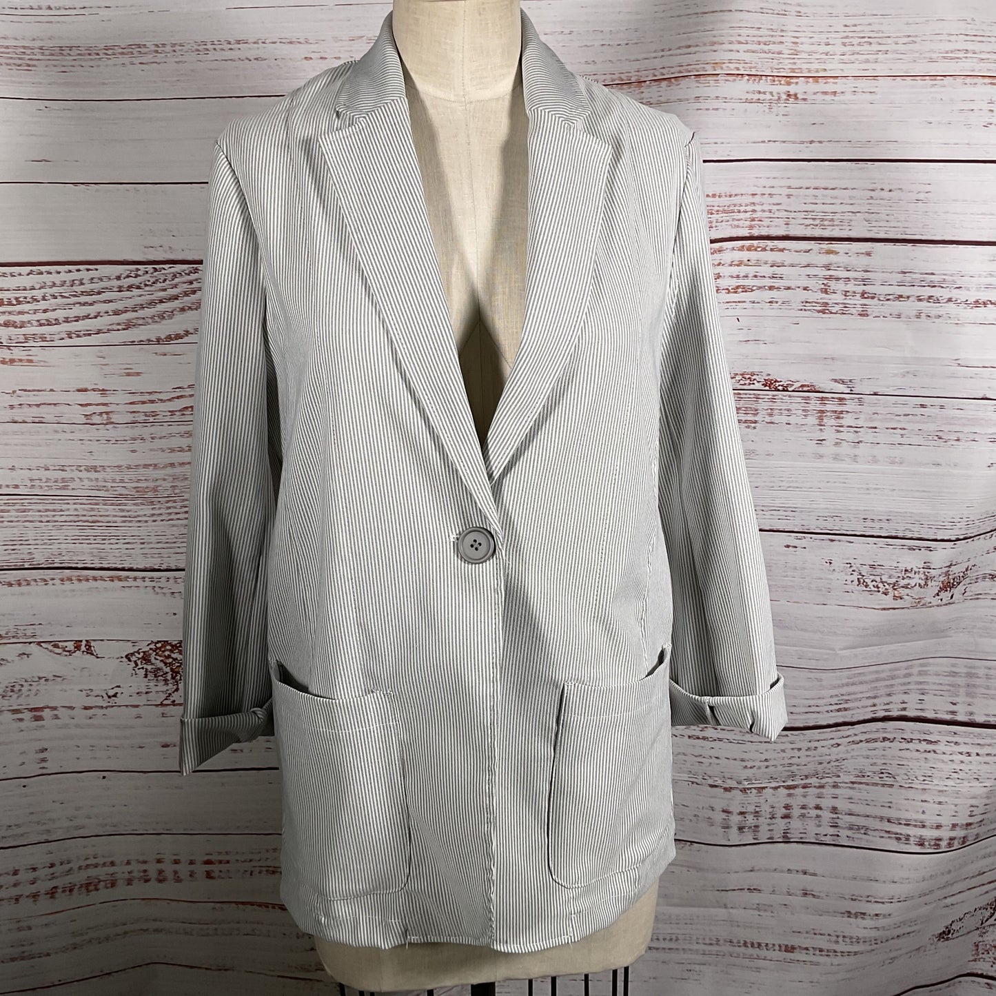 NWT MAX STUDIO Women's One Button Gray/White Stripped Blazer- SZ L