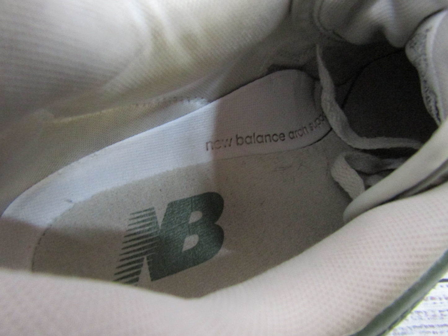 New Balance 550 Men's White Nori Low Top Sneakers Size 10 BB550ESB