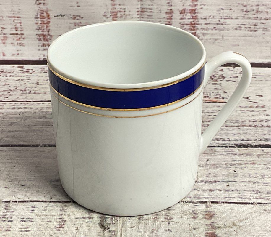 Crown Porcelain Prestige Set of 8 Tea Cups White Blue
