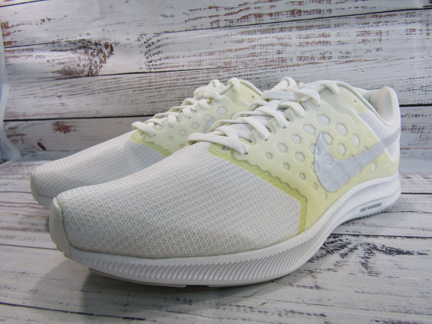 Nike Downshifter 7 Women's White Low Top Sneakers Size 11 852466-100