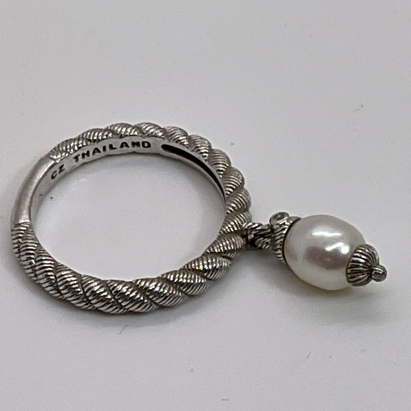 JUDITH RIPKA Sterling Silver Rope Band Pearl Dangle Charm SZ 8 Ring- 4.14g