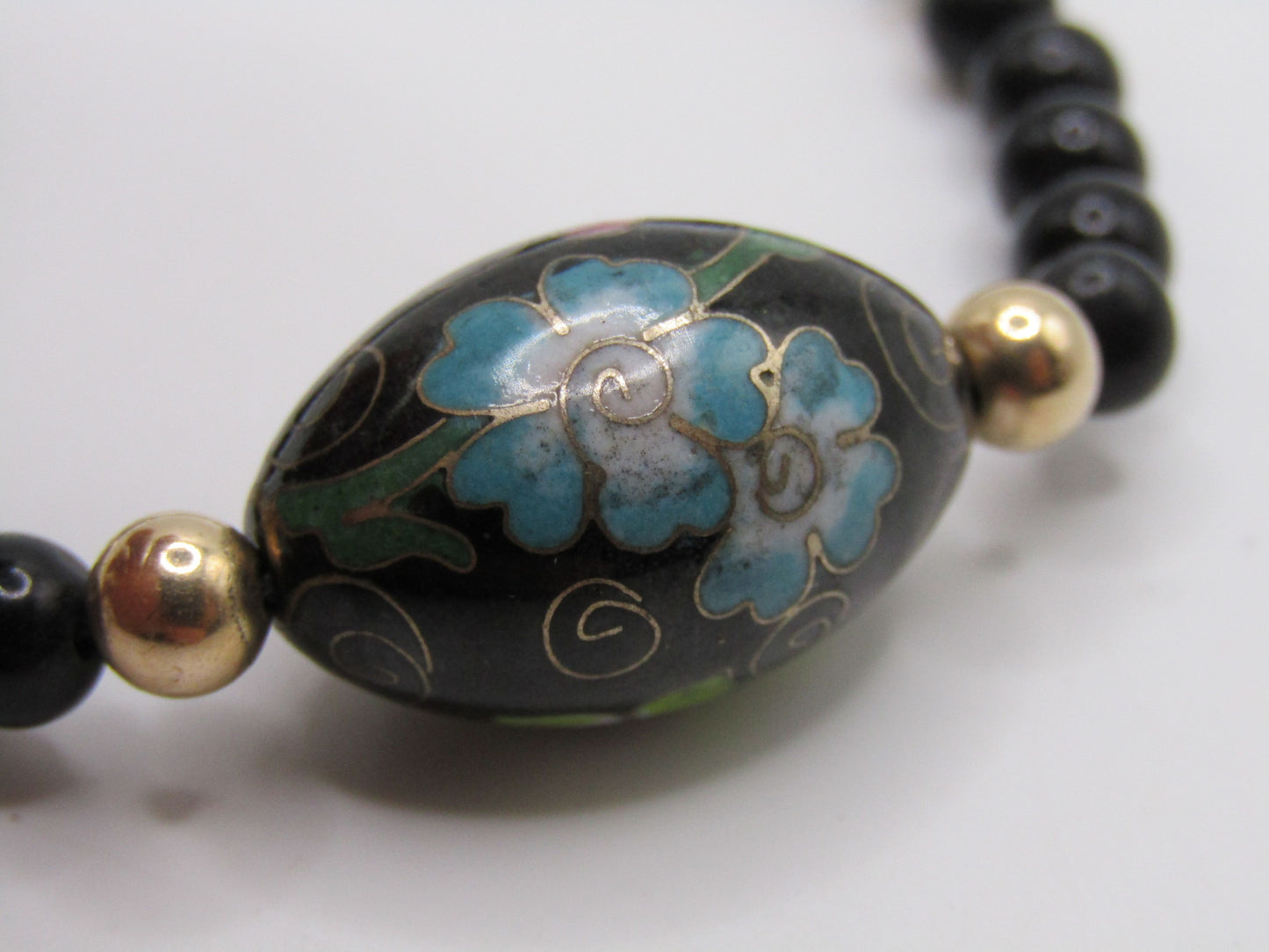 14 1/4" 14k Yellow Gold Beaded Floral Enamel Pendant Necklace