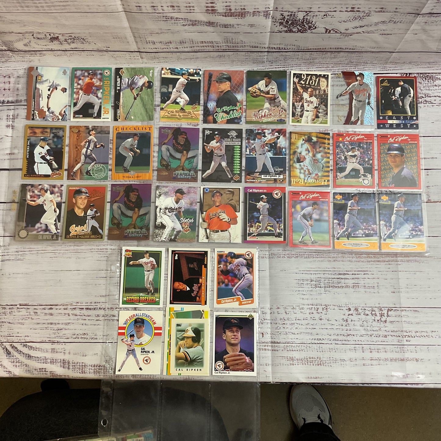 114 CAL RIPKEN JR. MLB Baseball Cards- IN GOOD CONDITION!!!!
