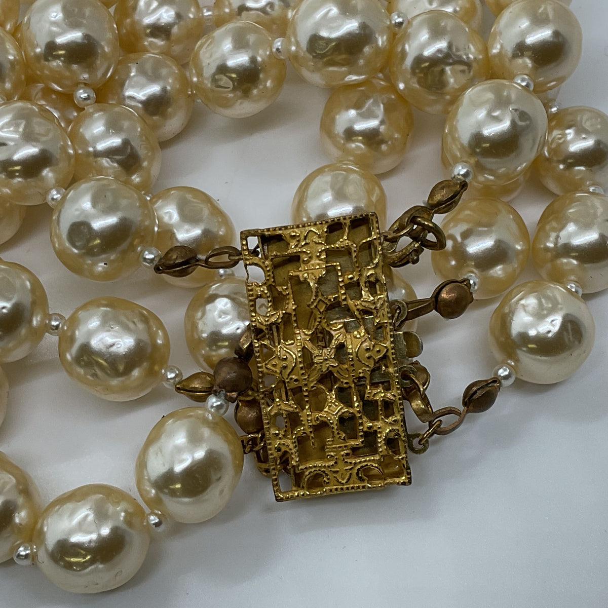 VTG. MIRIAM HASKELL Gold Tone Faux Pearl 4-Strand Chunky Bracelet- 6"