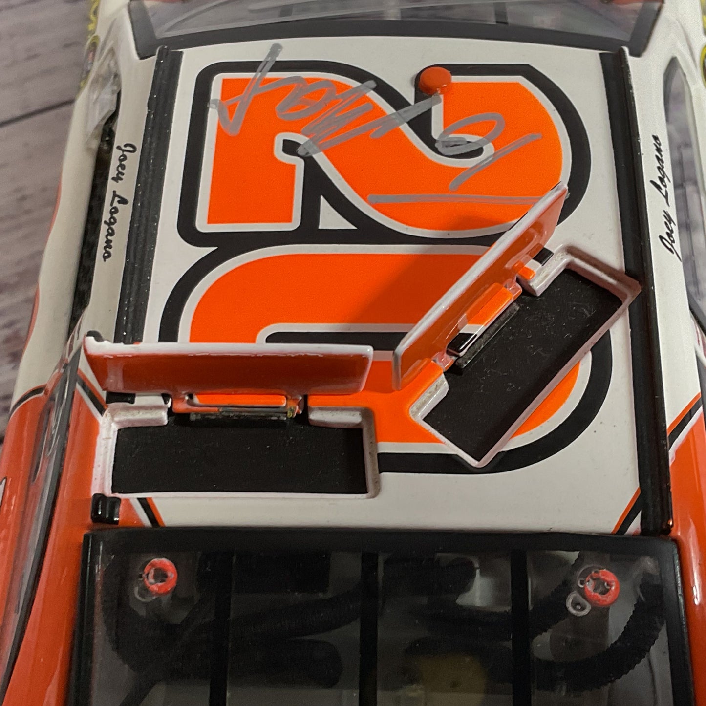 Signed 2009 JOEY LOGANO #20 The Home Depot New Hampshire 1:24 NASCAR Diecast