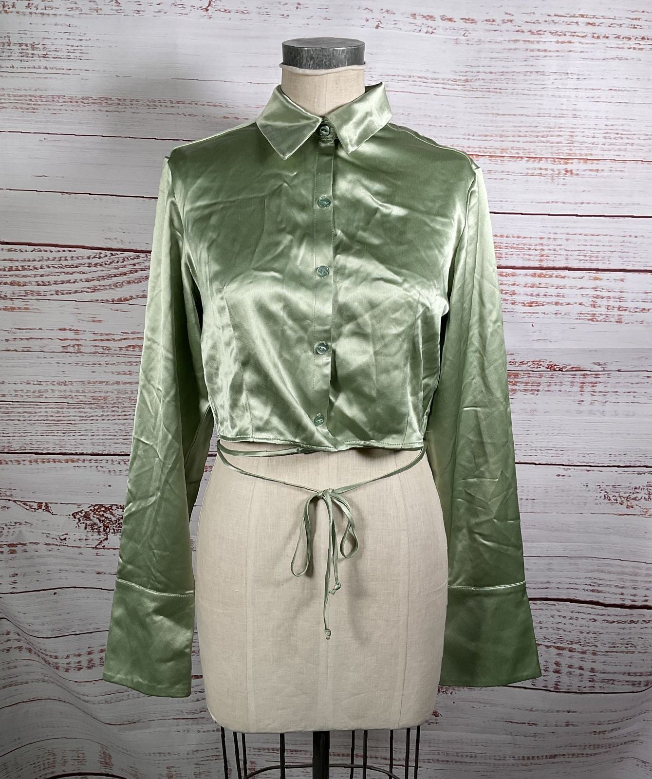Nonchalant Iris Satin Crop Button Down Top Green XL