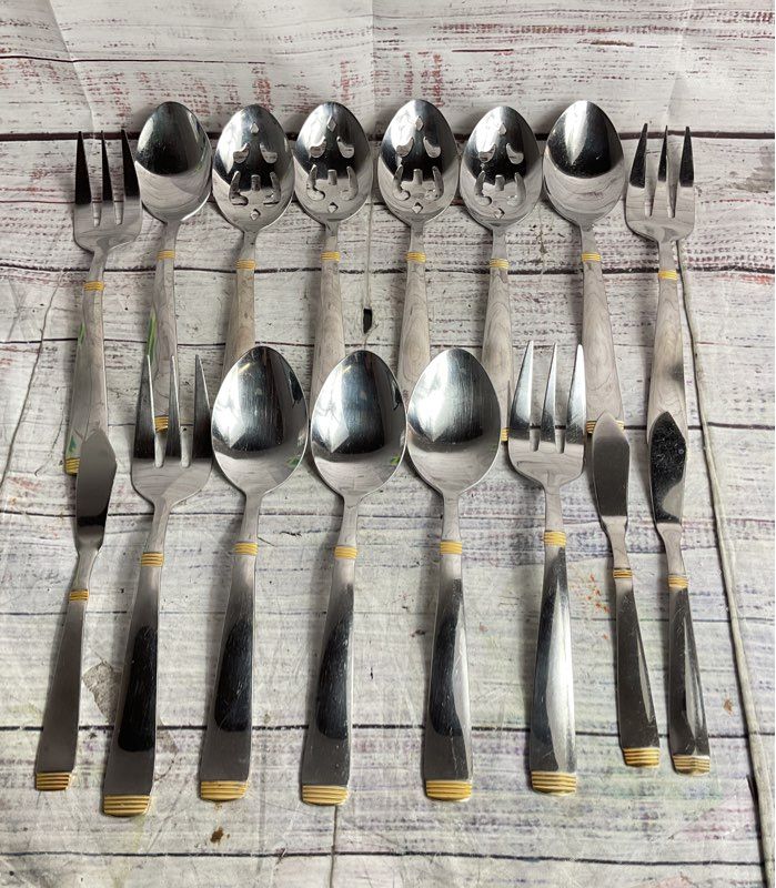 Cambridge Silver Modern Gold Accent Lot of 16 Serving Utensils Stainless Steel
