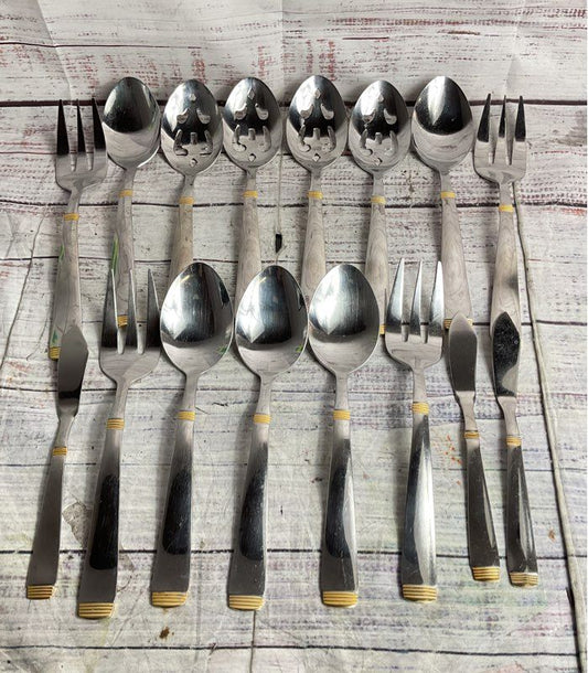 Cambridge Silver Modern Gold Accent Lot of 16 Serving Utensils Stainless Steel