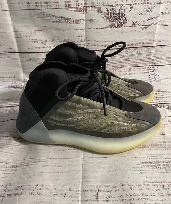 Men's Adidas Yeezy Quantum Barium Size 6 H68771