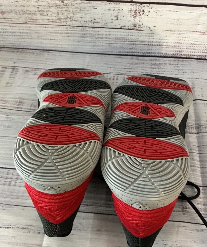 Unisex Kids Nike Kyrie 5 Basketball Black W/red Sneaker Size 7Y