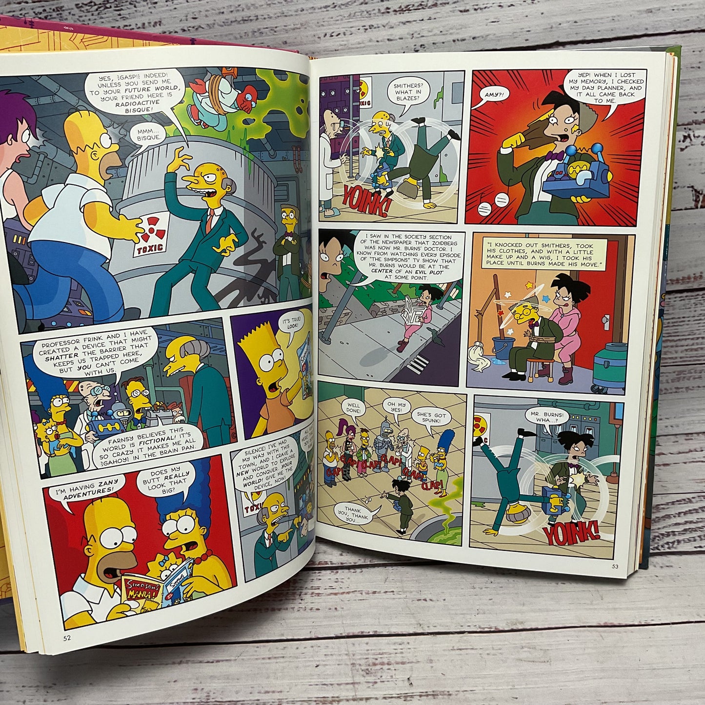 The Simpsons Futurama Crossover Crisis Matt Groening W/ Collectors Comic