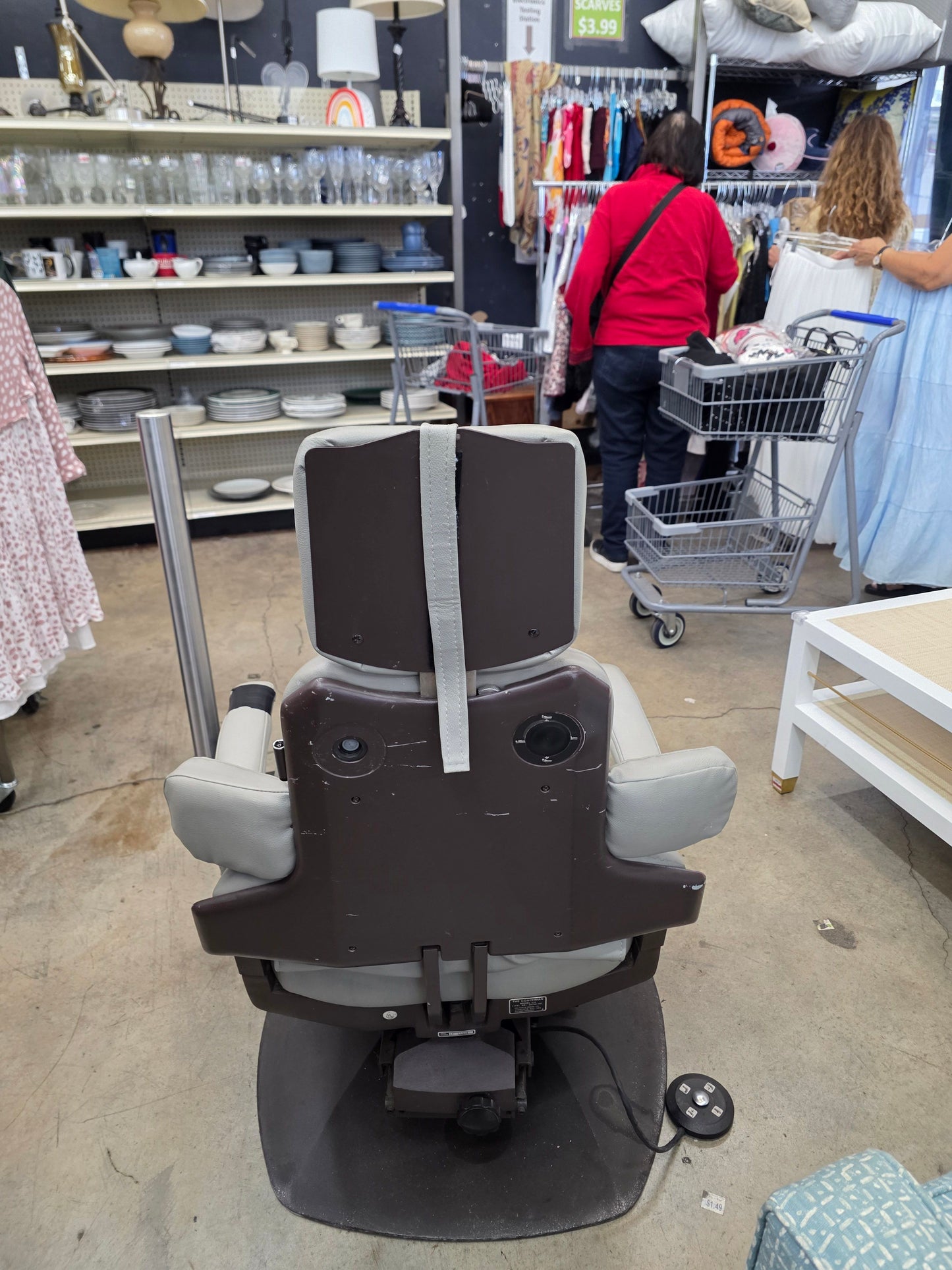 COACHMAN Dentist Examining Chair- WORKS GREAT!!!