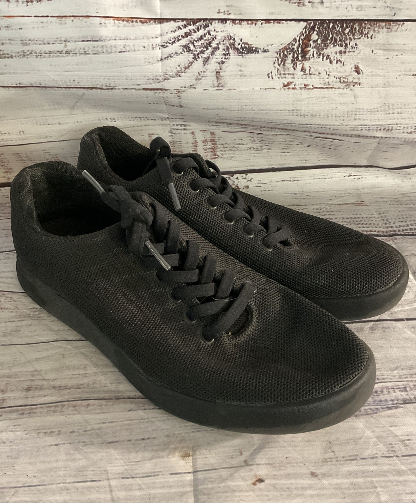 Atoms Model 000 Sneakers Black 8.25