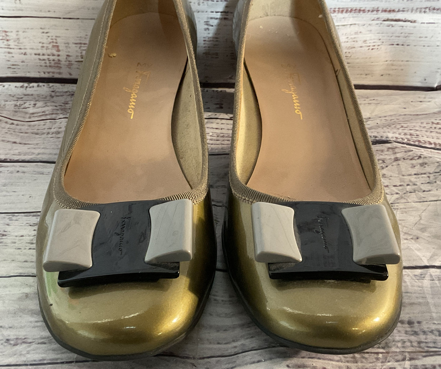 Salvatore Ferragamo My Flair Patent Leather Pump Heels Olive Green 10