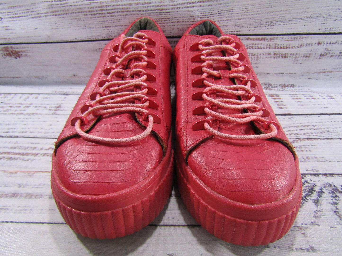 Kendall + Kylie Reese Women's Red Embossed Leather Platform Sneakers Size 7