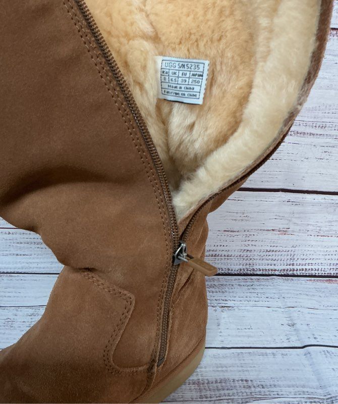 Women's UGG Brown Zip Up Boots with Sheepskin Interior Size 8