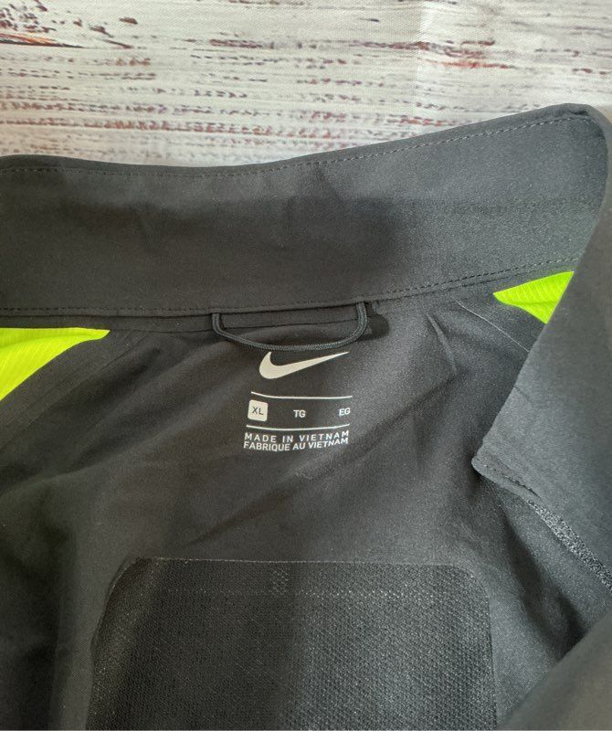 Men's Nike Black/Green Stadium Running Jacket Size XL