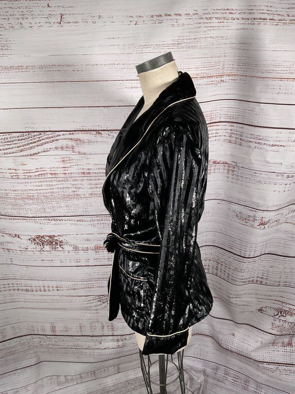 Victoria's Secret Women's Black Metallic Robe Size