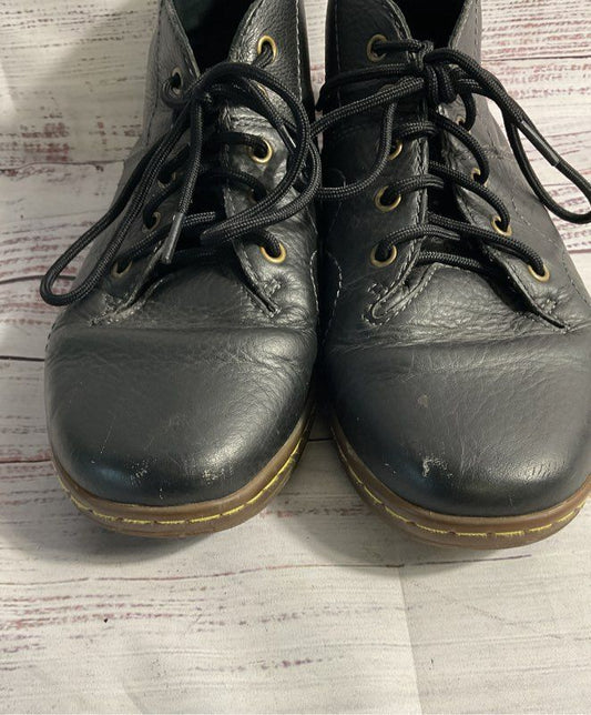 Dr. Martens Unisex Adult 9M 10W Black Leather Lace Up Chukka Boots