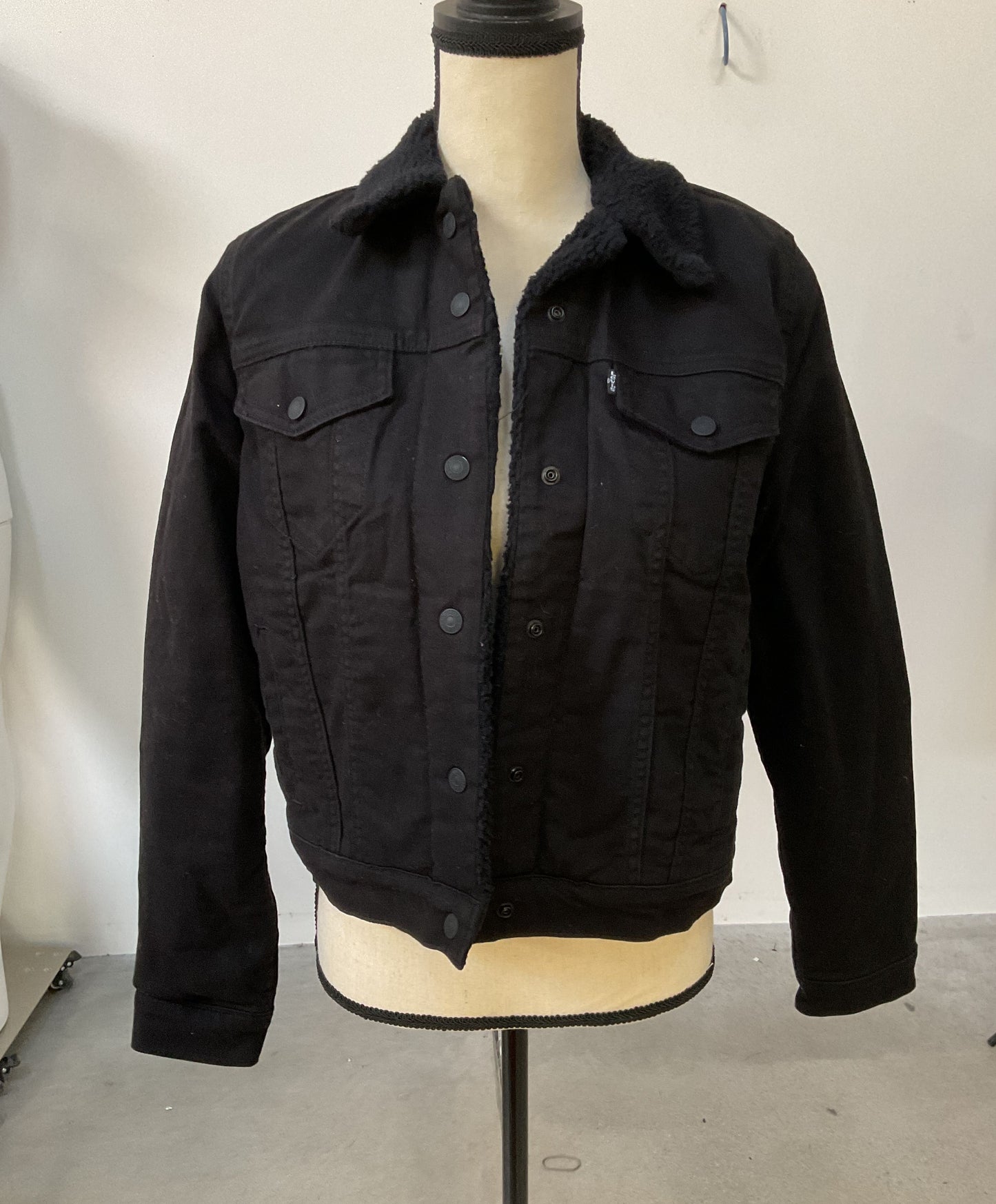 Women's Levis Trucker Black Jacket with fleece lining Size S