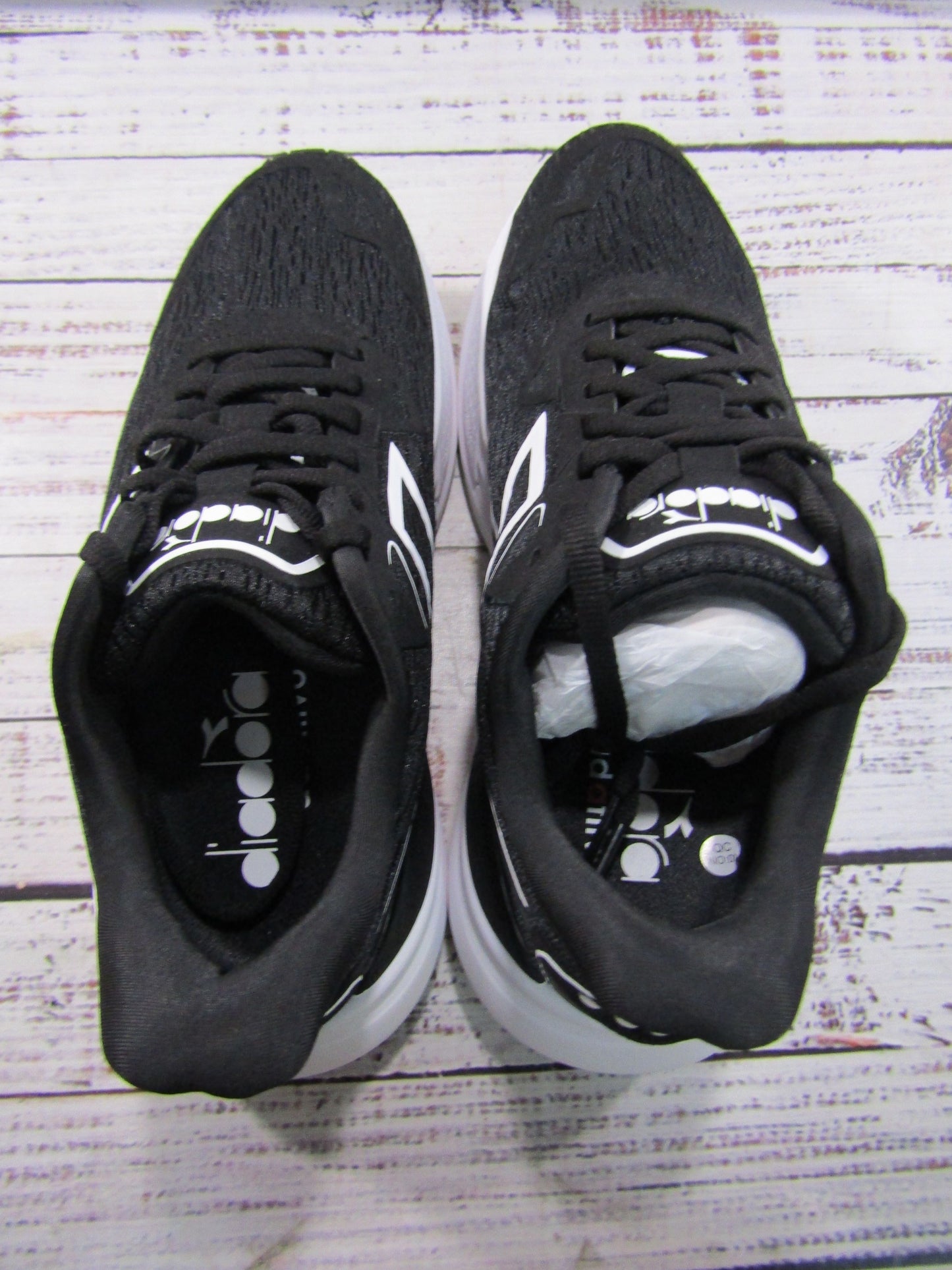 Diadora Nucleo 2 Women's Black & White Sneakers Size 7