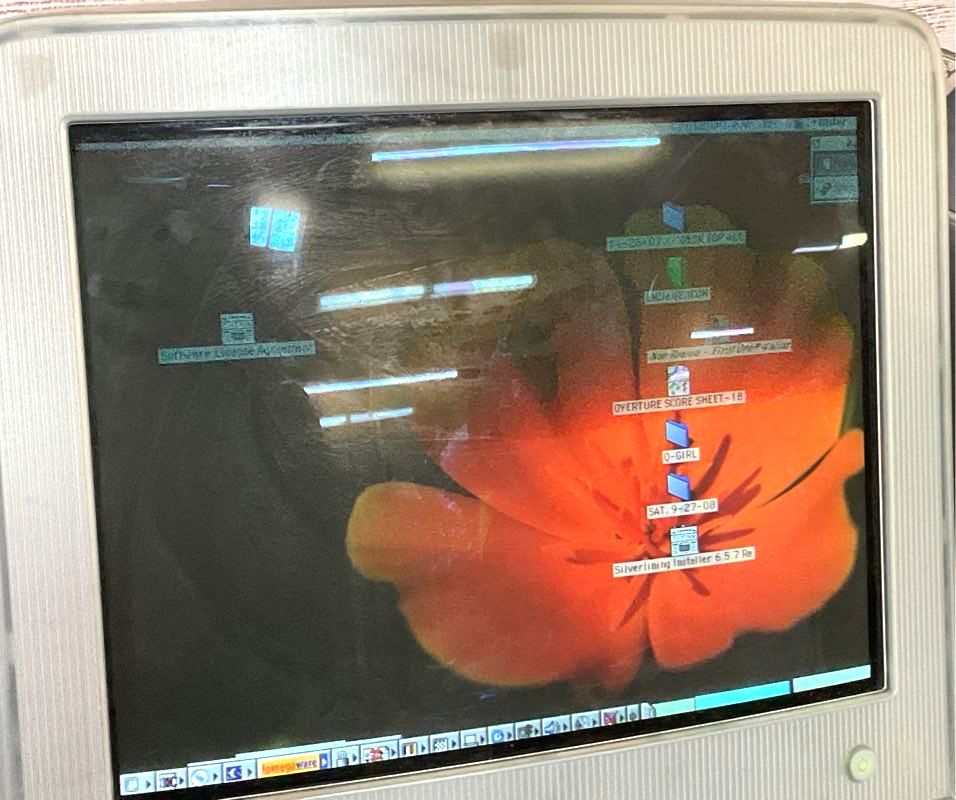 Apple Vintage Studio Display 17" CRT Monitor Power Mac G4 Tower Graphite