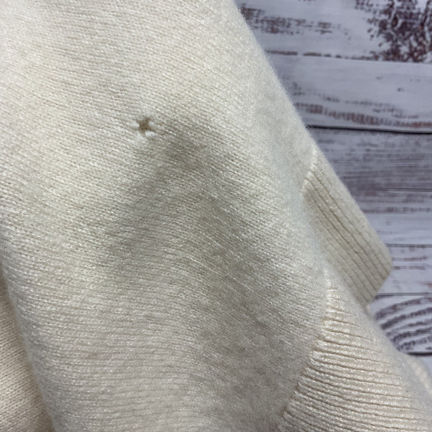 Rag & Bone Cream White Cashmere V Neck Long Sleeve Sweater - Size XS