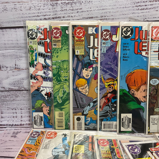 DC Comics Justice League America International 1990s 17 Comic Lot