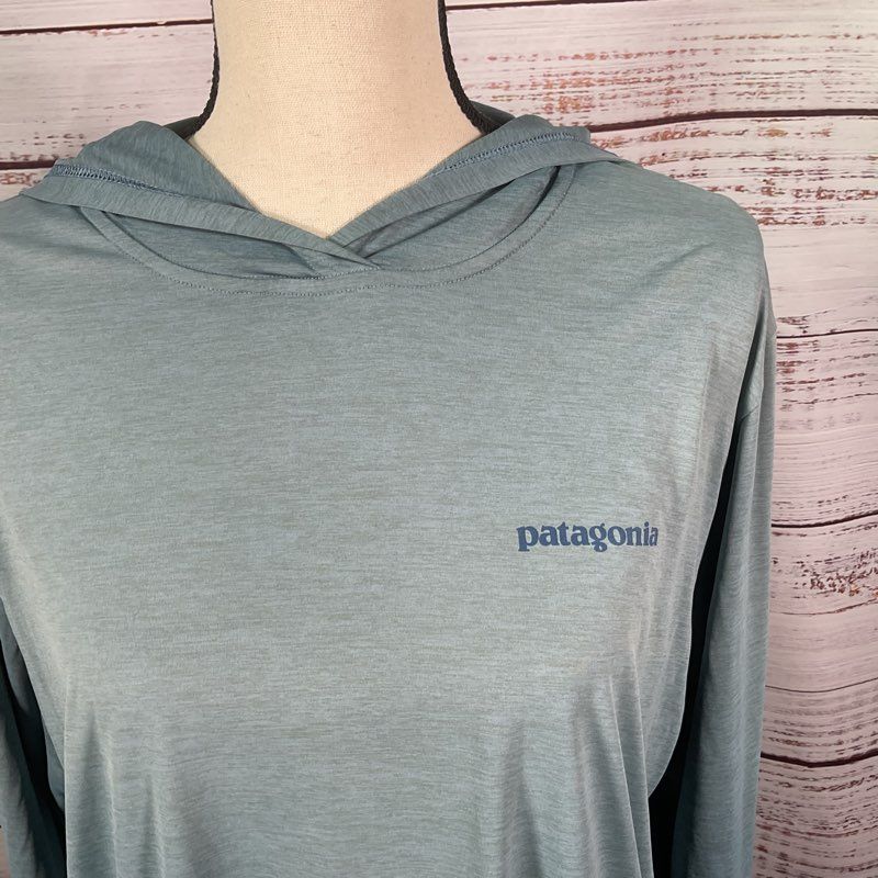 Patagonia Light Blue Thin Hooded Long Sleeve Pullover Hoodie Top Hoodie - Size L