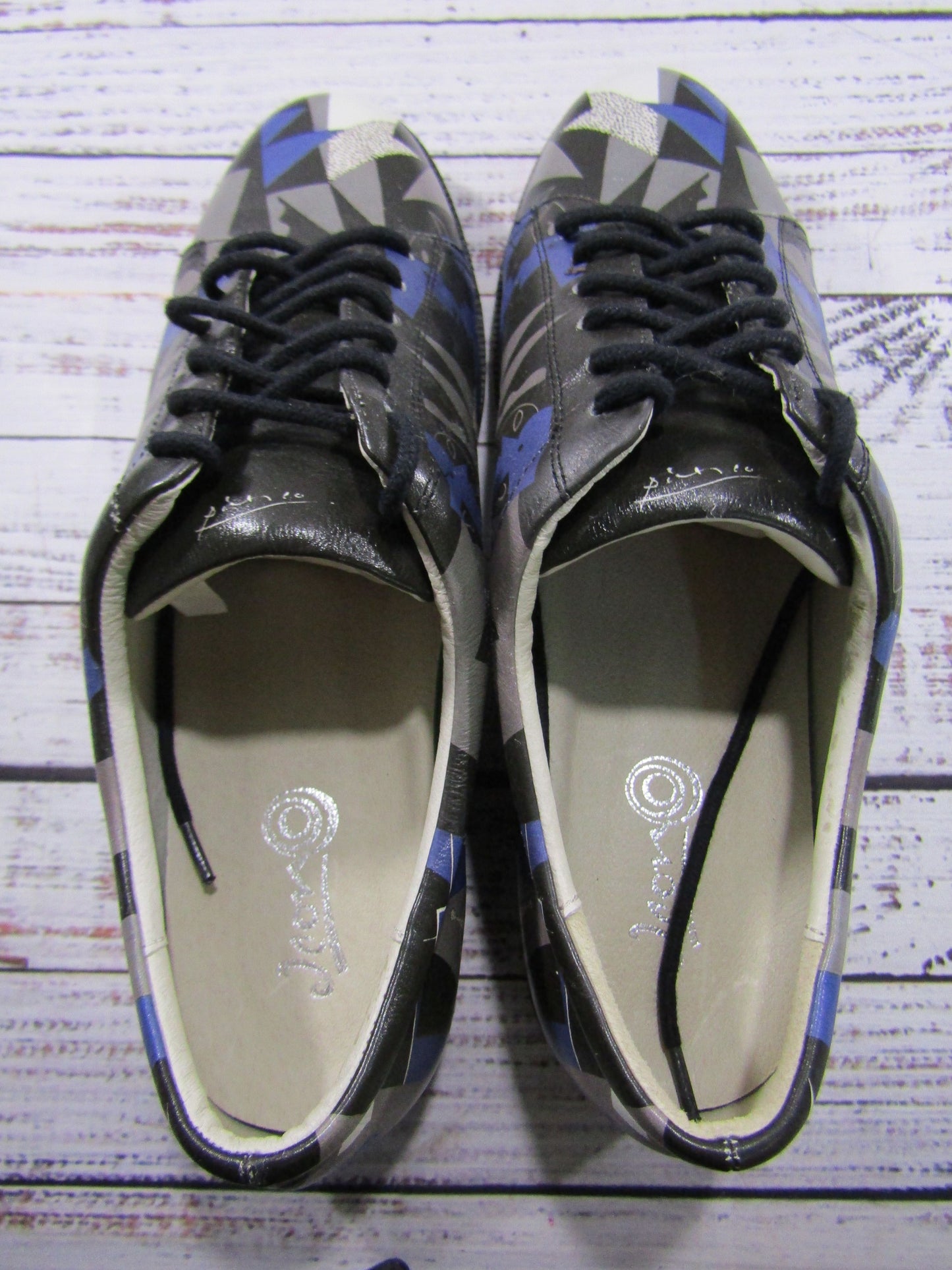 Icon Women's Blue Geometric Print Sneakers Size 11