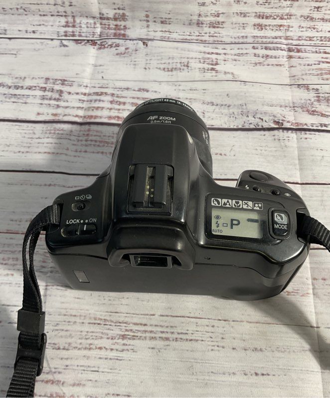 Minolta Maxxum 300Si Film SLR with 35-70mm & 70-210 Lens