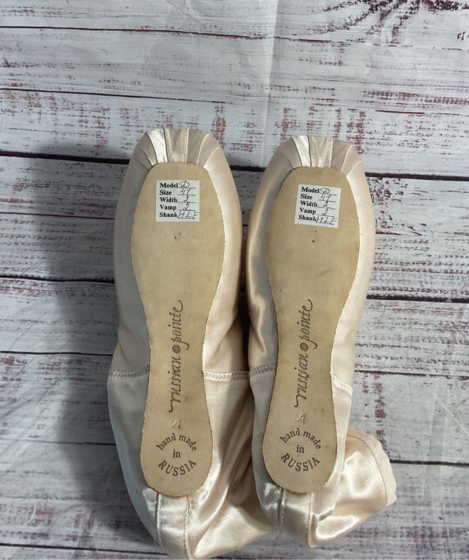 Russian Pointe Brava Pointe Shoe Pink Satin Ballet Size 41 w2 v2 MLF