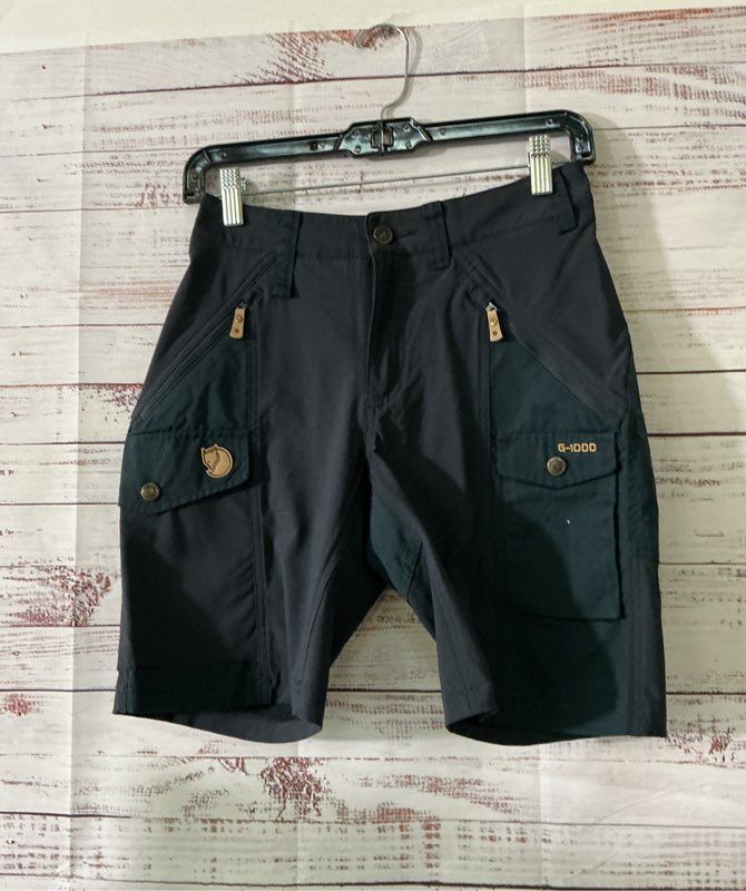 Women's Fjall Raven Nikka Curved Shorts Sz 26 Retail $130 EXCELLENT CONDITION!!