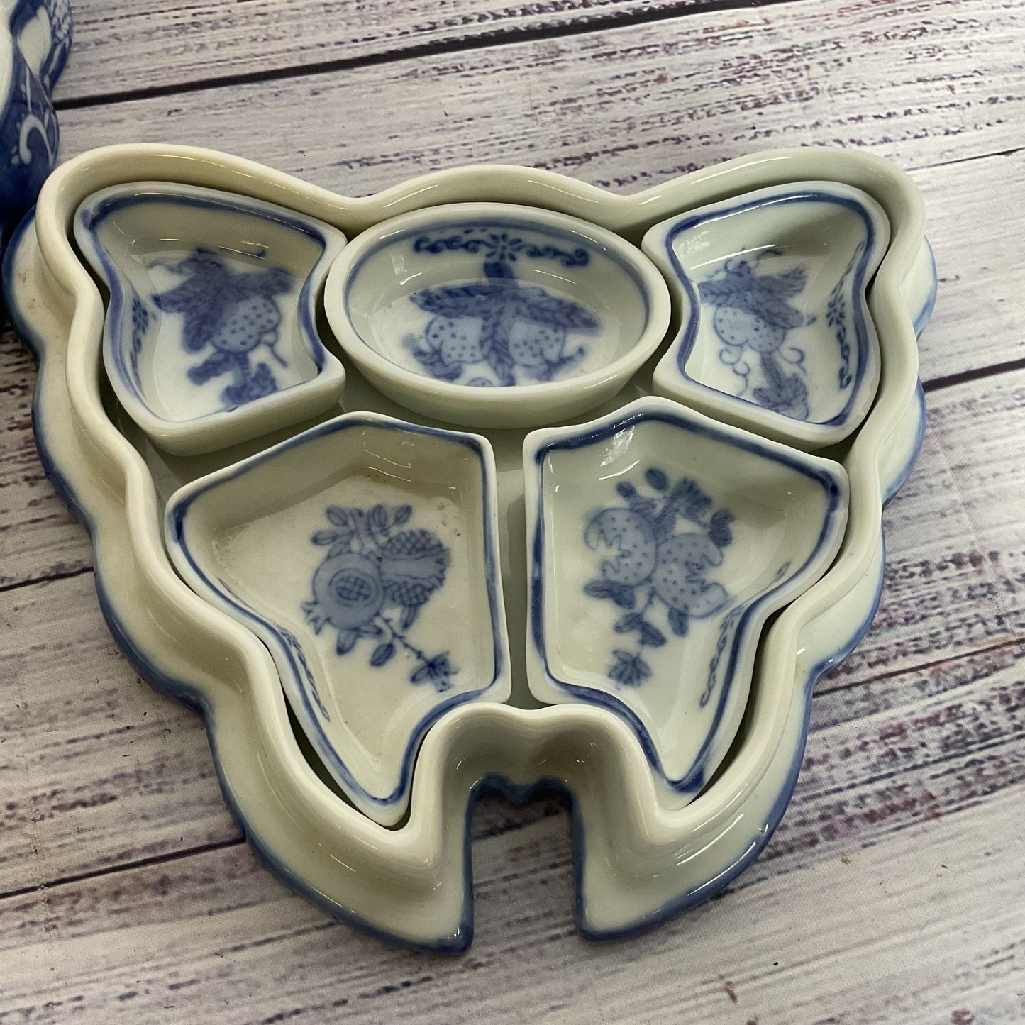 VTG./ANTIQUE Asian Blue & White Moth Shaped Removable Compartments Serving Dish