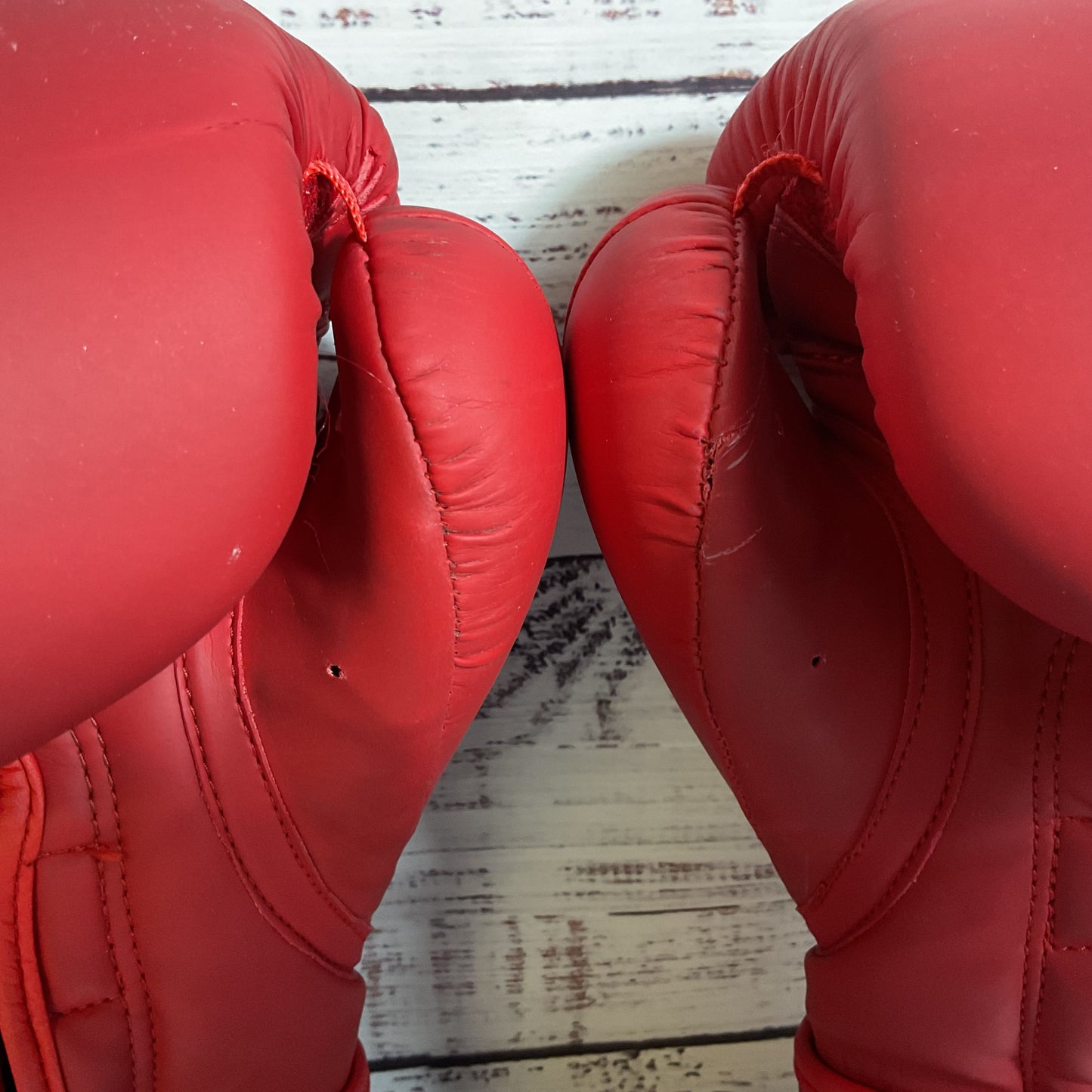 SUPERARE Red 14oz. Boxing Gloves