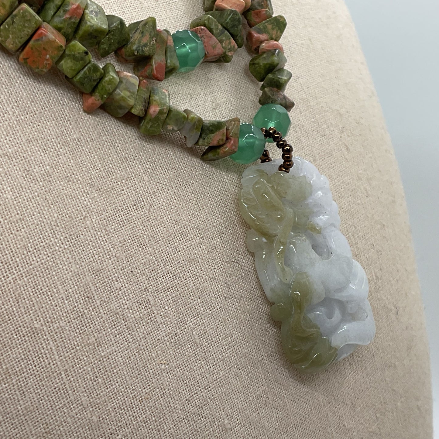 VTG. Carved Jade Pendant Gemstone Beaded Double Strand Necklace- 16.5"
