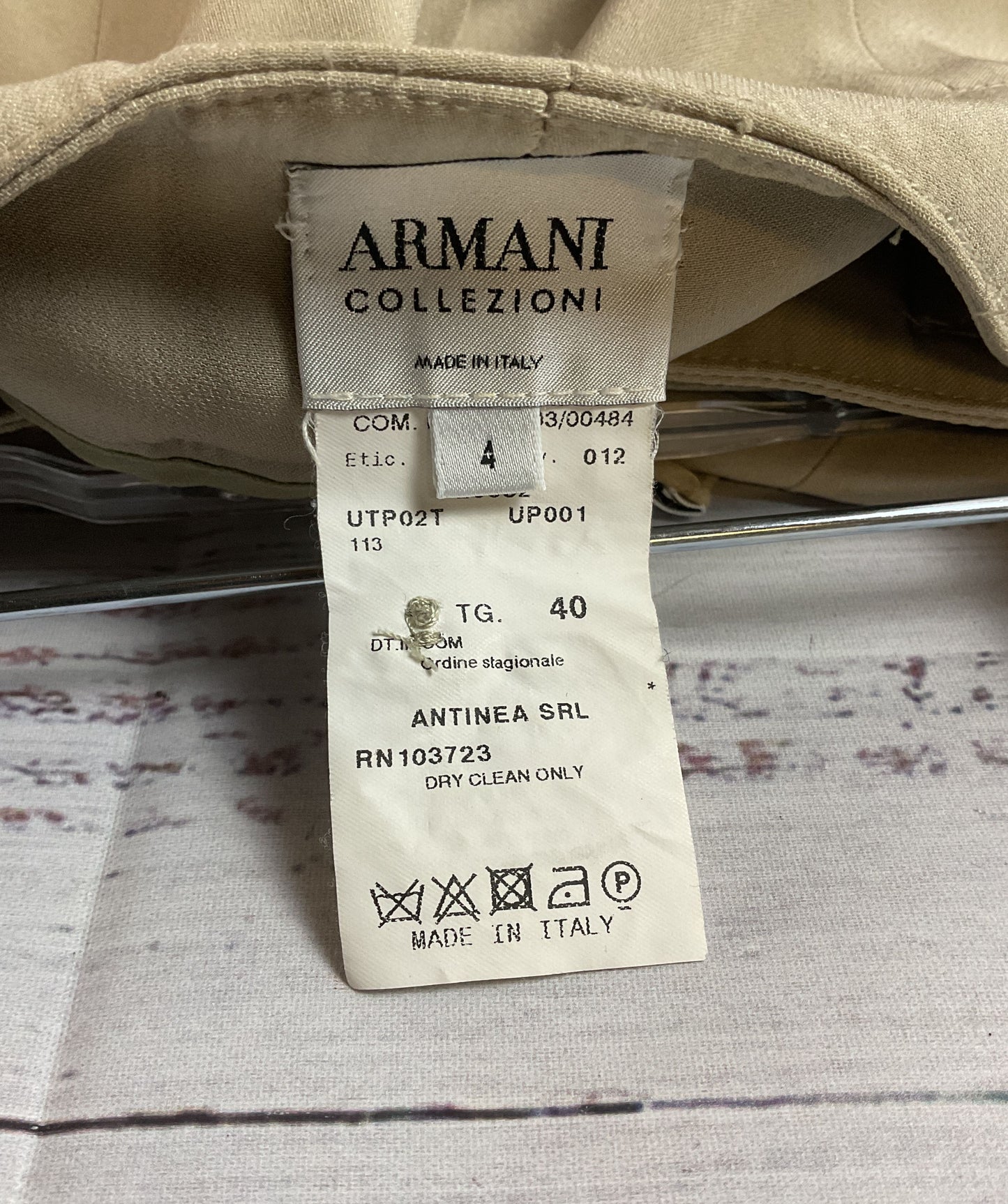Armani Collezioni Women's Beige Pants - Size 4