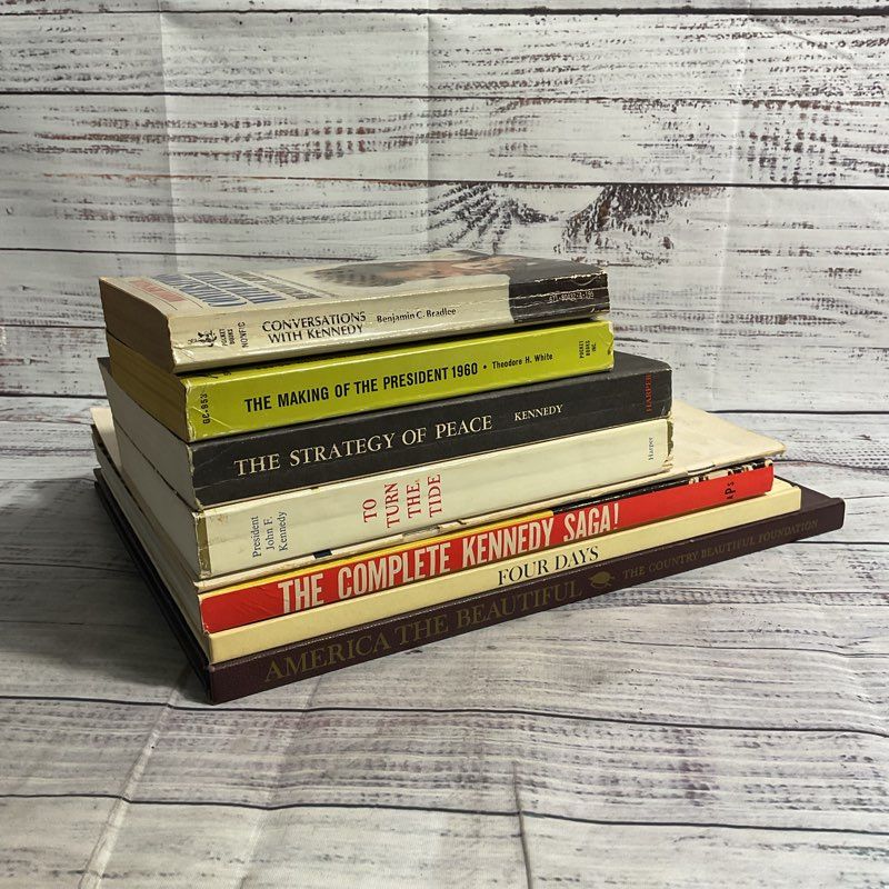 Mixed Lot Of 8 Vintage John F. Kennedy Books/Magazines 6 Paperback 2 Hardcover
