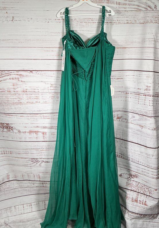NWT Women's Colors Green Gown with beaded Cold Shoulder Size 18