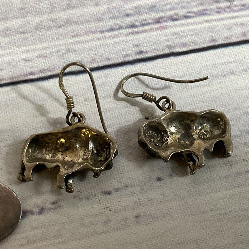 VTG. Sterling Silver Cat & Buffalo Earrings- 12.05g