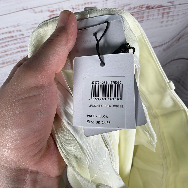 NWT Reiss Liana Pale Yellow Pleated Front Wide Leg Pants - Size 6