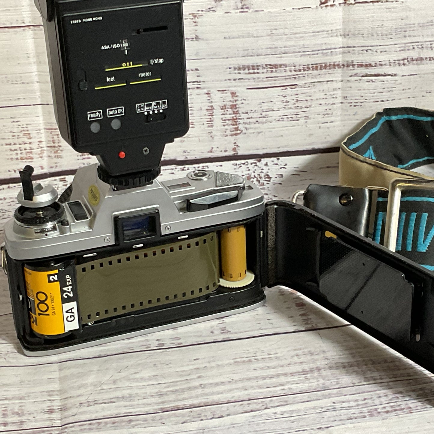 MINOLTA X-370 SLR 35mm Film Camera w/ Minolta MD 50mm f/1.7 Lens & Sunpak Flash