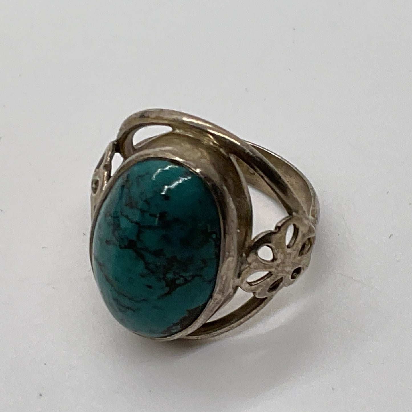 Sterling Silver & Oval Turquoise SZ 6 Ring- 8.96g