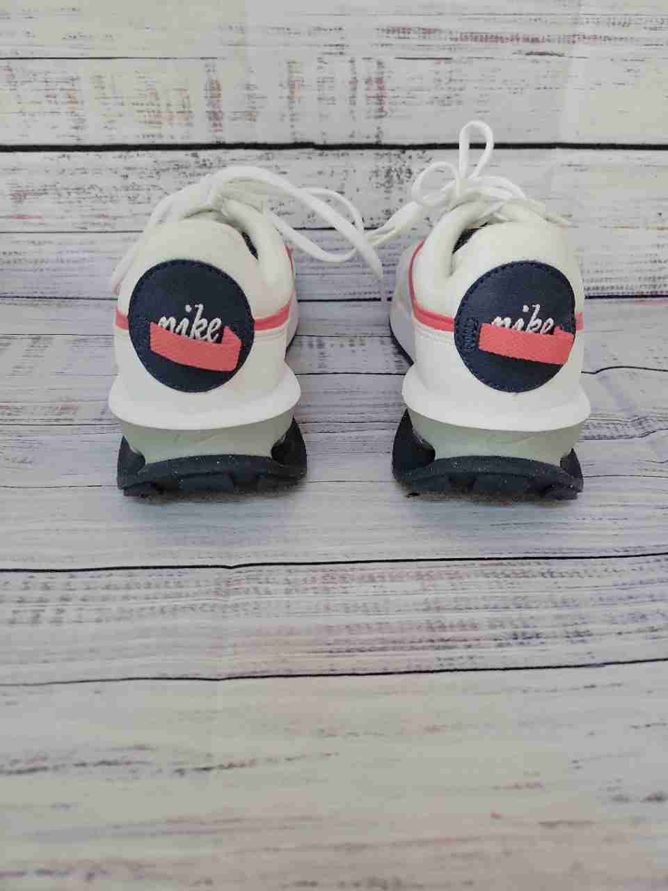 NWOB Women's Nike Air Max Pre Day Running Sneaker Size 7