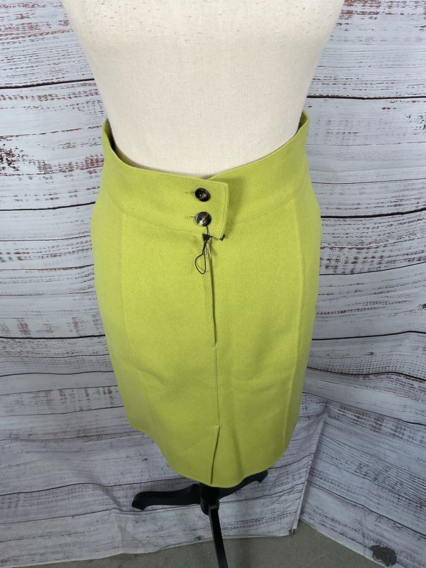 Women's Salvatore Ferragamo Green 100% Wool Skirt Size 26 Waist