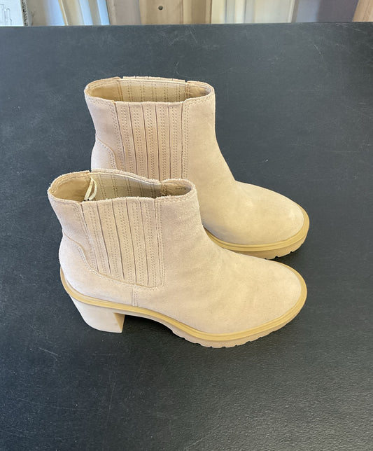 Dolce Vita Beige Platform Boot Women 6