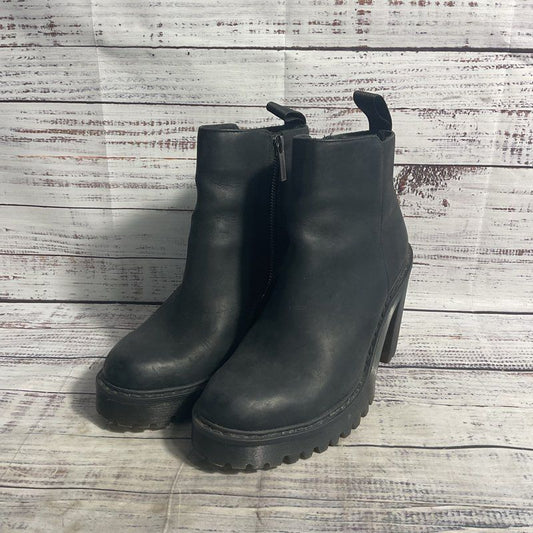 Dr. Martens Magdalena Black Leather Lug Sole Pump Chelsea Boot Women's Size 7 US